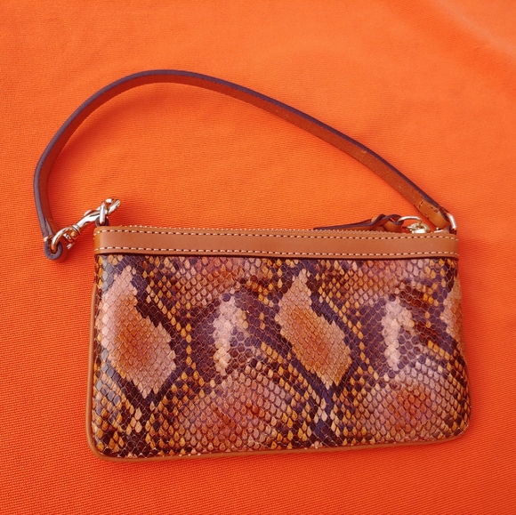 ✨HOT!!✨Dooney & Bourke Orange & Tan Python Wristlet - Picture 2 of 4